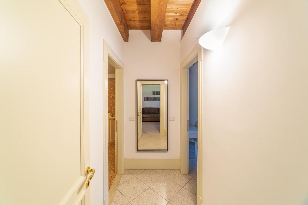 Youatmolino Canal View Apartment ヴェネツィア エクステリア 写真